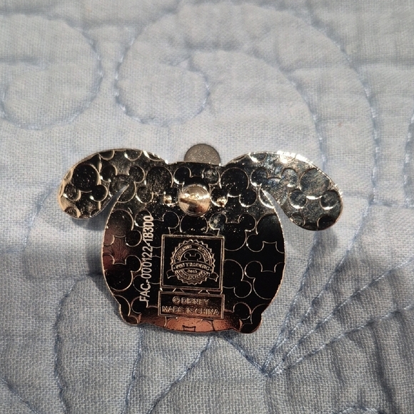 Disney Tsum Tsum Mystery Pin Pack - Oswald ONLY Disney - Picture 4 of 4